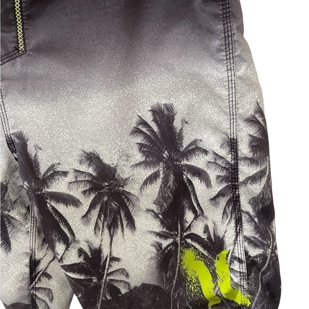 Hurley size 34 Recycled Polyester men’s Board Shorts with pocket and palm trees - Picture 5 of 8